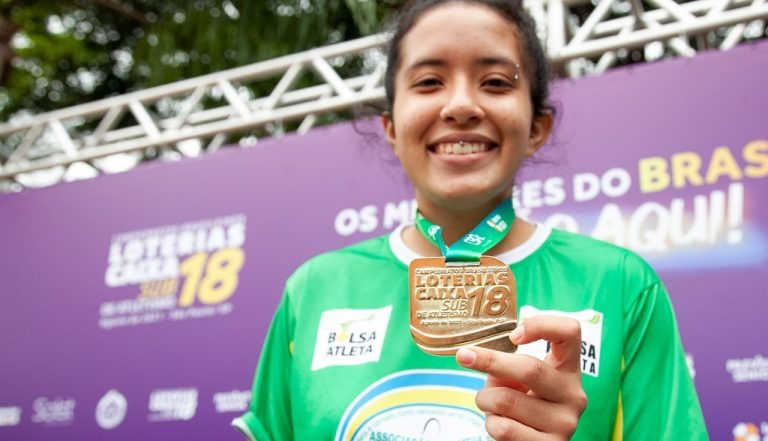 Beneficiários do Bolsa Atleta MS brilham no Brasileiro Sub-18 de Atletismo Isabela Rosa Dantas conquistou ouro