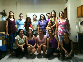 Movimento organiza evento em Amambai alusivo ao Dia Internacional da Mulher Grupo de mulheres que reuniu-se no último dia 26, próxima reunião acontece no dia 2 de março.(Foto: Kristin Maverik)