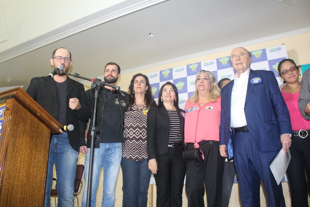 Walter Filho (o segundo da esquerda para a direita) durante encontro político na cidade de Ponta Porã / Foto: Assessoria