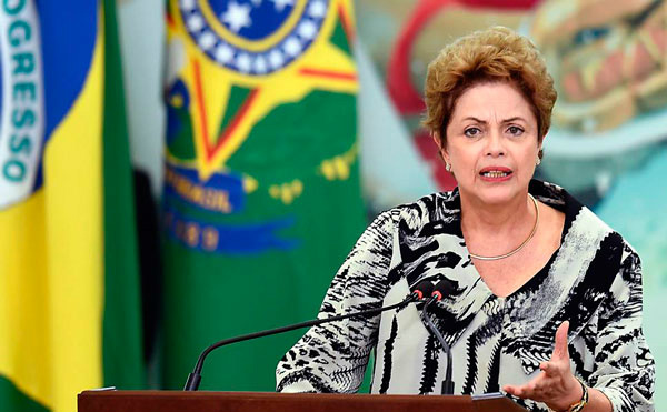 Em debate de 13 horas, 39 deputados defenderam o impeachment e 21 foram contra Presidente Dilma Rousseff (PT) / Foto: Divulgação