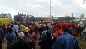 Lula depõe hoje em Curitiba; defesa aguarda decisão sobre adiamento Simpatizantes do ex-presidente participamde atividades em acampamento próximo à rodoferroviáriaDanyele Soares/Agência Brasil