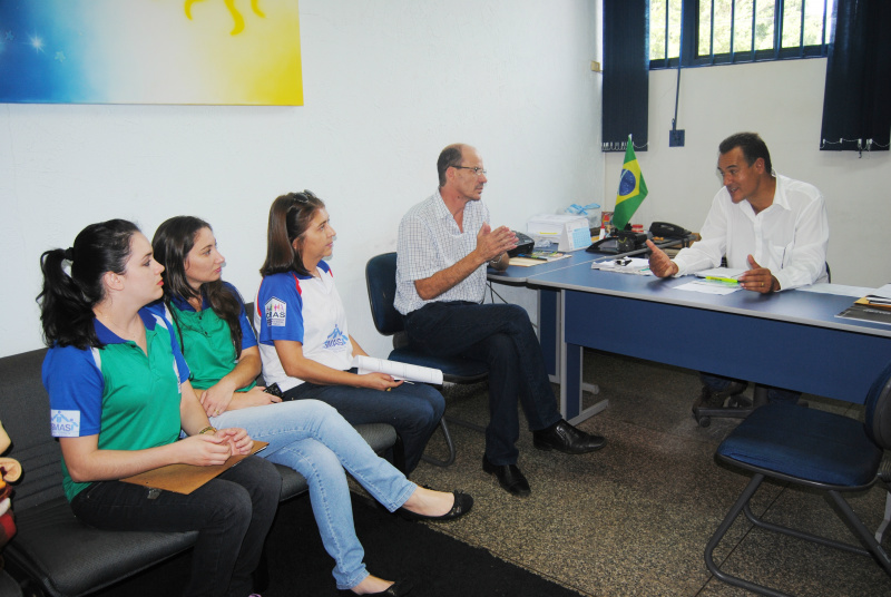 Reeducandos do Estabelecimento Penal de Amambai recebem agasalhos A Secretaria de Assistência Social e a ACIA foram as doadoras / Foto: Moreira Produções