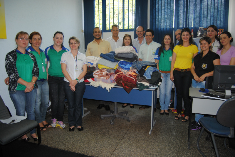 Reeducandos do Estabelecimento Penal de Amambai recebem agasalhos O vereador Ailton Salgado Rosendo foi quem fez o pedido dos agasalhos / Foto: Moreira Produções