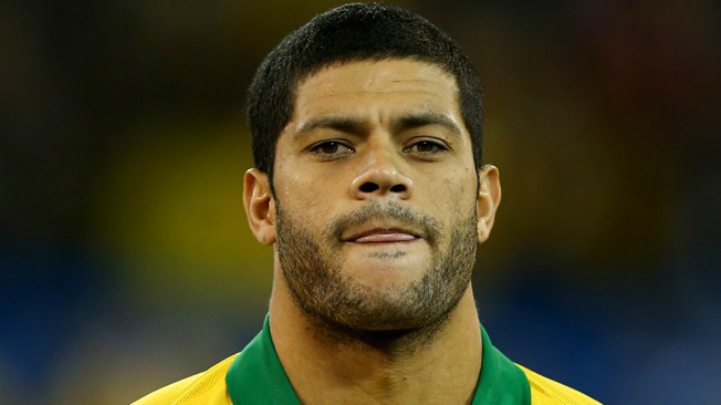 Hulk sente incômodo na coxa, mas se coloca à disposição Hulk sente incômodo na coxa, mas se coloca à disposição