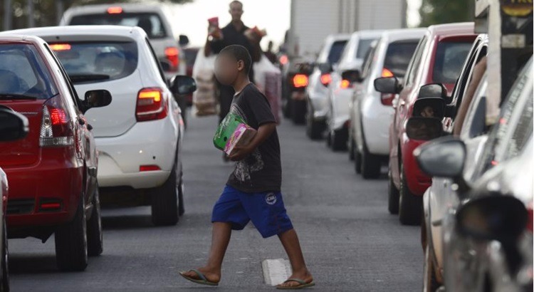 Brasil tem 30 mil crianças de cinco a nove anos no mercado de trabalho