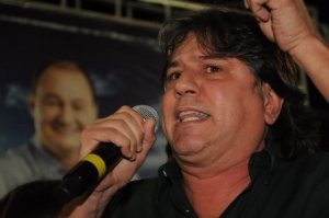 Pedro Arlei Caravina, durante a sua fala no evento, desta noite. (Foto: Paulo Francis
