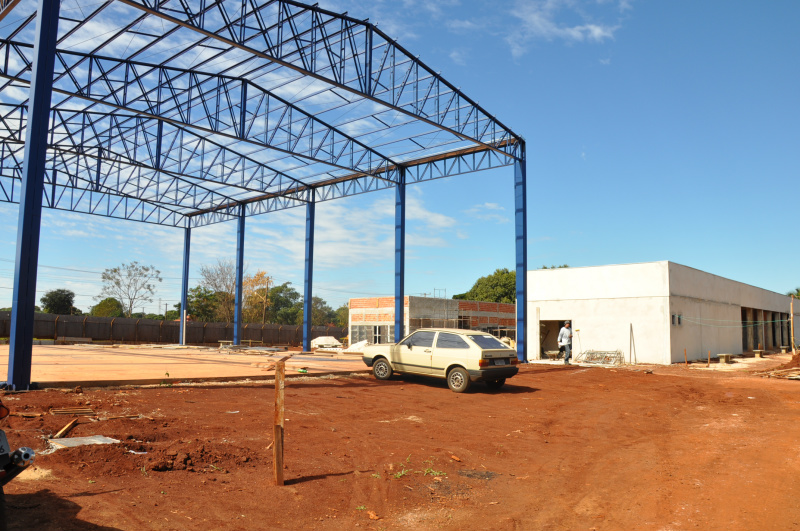 Obras da Praça da Juventude estão em ritmo normal, dentro do cronograma estabelecido com a empresa construtora. 