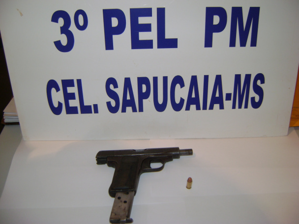 Arma ilegal encontrada em posse de homem preso em Coronel Sapucaia.
