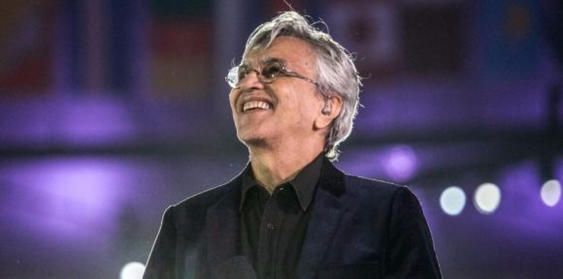 Caetano Veloso durante a abertura das Olimpíadas Rio 2016.