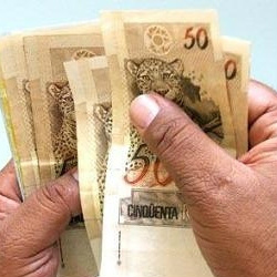 Salário de fevereiro vai estar na conta dos servidores amanhã Salário de fevereiro vai estar na conta dos servidores amanhã