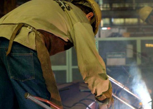Houve crescimento da produção pelo quarto mês seguido, com os entrevistados citando como razão a entrada de novos contratos