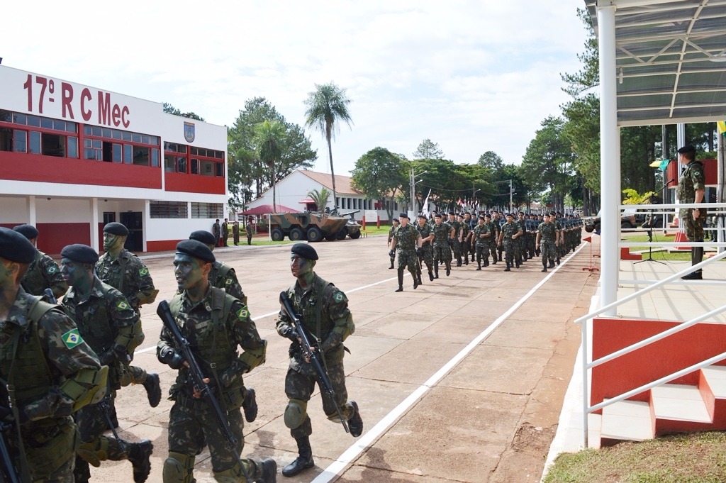 O desfile da tropa fez parte da programação da solenidade.