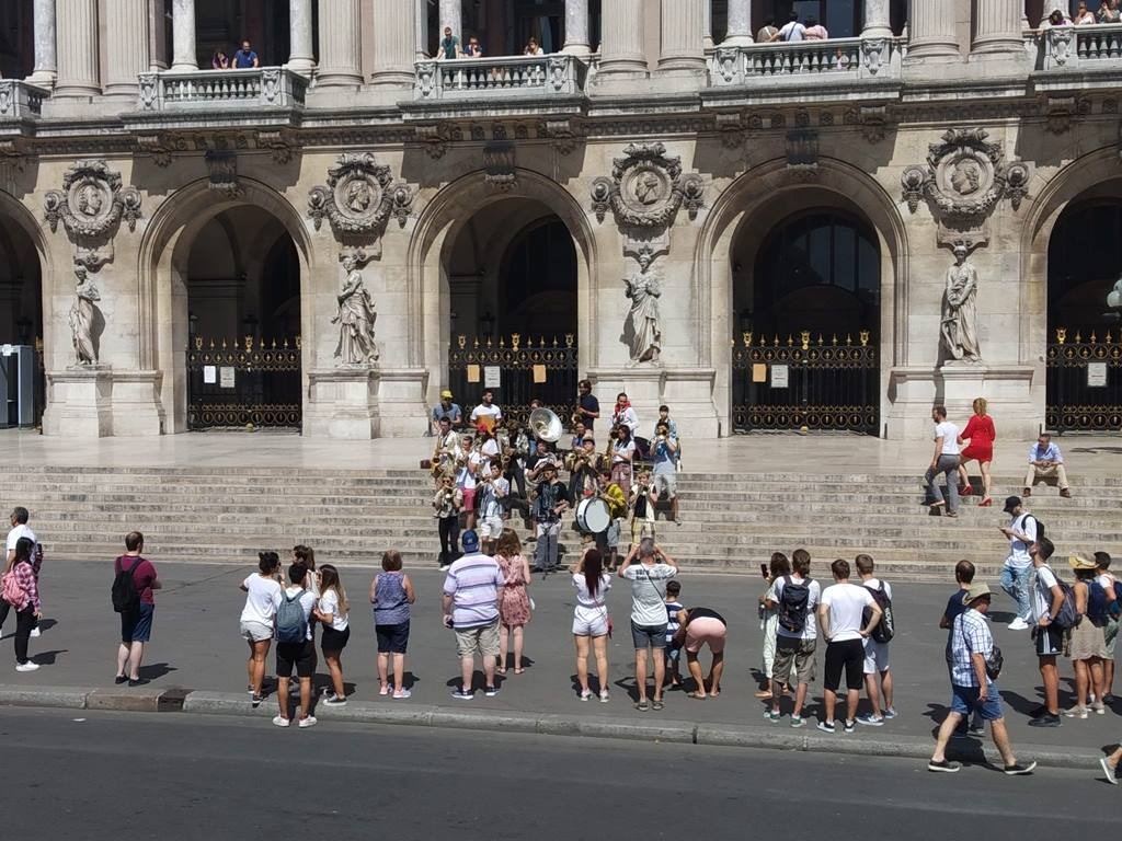 Paris em 10 dias, por Viviane Viaut - parte 1 Os prédios históricos da capital francesa são palco para a arte.