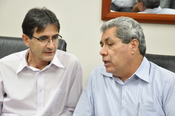 Prefeito de Amambai comemora continuação do Ensino Médio para Escola Agrícola Prefeito de Amambai comemora continuação do Ensino Médio para Escola Agrícola