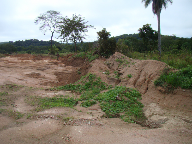 PMA autua assentado em R$ 1,5 mil por destruir vegetação para retirada de aterro