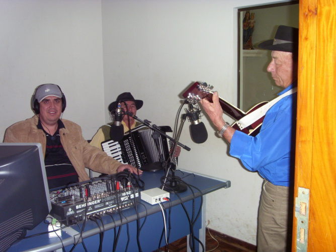 Nove anos de Causos, Prosas e Chamamé no Rádio!!! Nove anos de Causos, Prosas e Chamamé no Rádio!!!