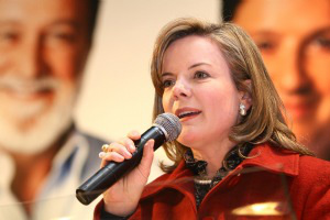 Parlamentares evangélicos discutem com Gleisi Hoffmann situação de pastor irania