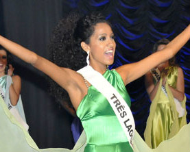 Karen Recalde comemora premiação - Foto: Gerson Walber