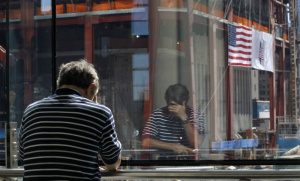 11 de setembro: saudade e tensão John Blossom faz silêncio ao lembrar que estaria nas Torres Gêmeas há 9 anos. 11/09/2010. Foto:Gary Hershorn/Reuters