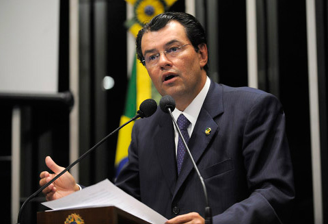Aumento no nível de hidrelétricas afasta "cada dia mais" racionamento Eduardo Braga diz que o Brasil está cada vez mais distante de um racionamento de energia elétrica / Wilson Dias/Agência Brasil