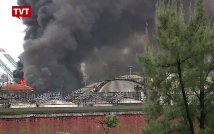 Governo federal disponibiliza homens e equipamentos no combate ao incêndio nos tanques da Ultracargo / Foto: Reprodução/TVT