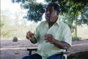 Ailton de Oliveira, também conhecido como Biguá, cacique rezador da Aldeia.