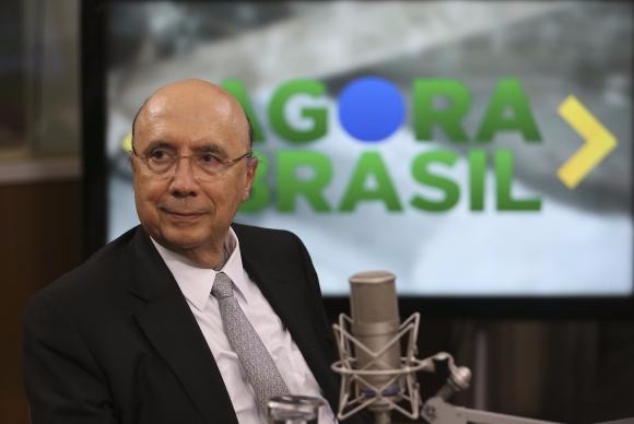 Meirelles diz que país voltará a gerar emprego no segundo semestre Brasília - O ministro da Fazenda, Henrique Meirelles, fala sobre as propostas das reformas previdenciária e trabalhista em tramitação no Congresso, durante entrevista ao programa Agora Brasil, na NBR, canal de TV da Empresa Brasil de Comunicação José Cruz/Agência Brasil