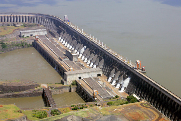 Interrupção de venda de energia de Itaipu pode levar Paraguai à Justiça