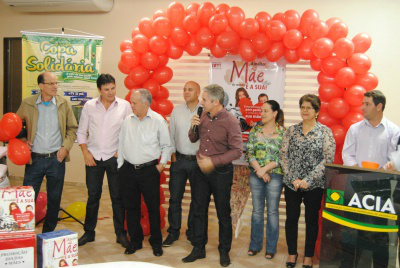 Em Amambai, consumidor deve exigir seu cupom da Campanha do Dia das Mães Sorteio acontece no dia 8 de maio, na sede da Associação / Foto: Moreira Produções
