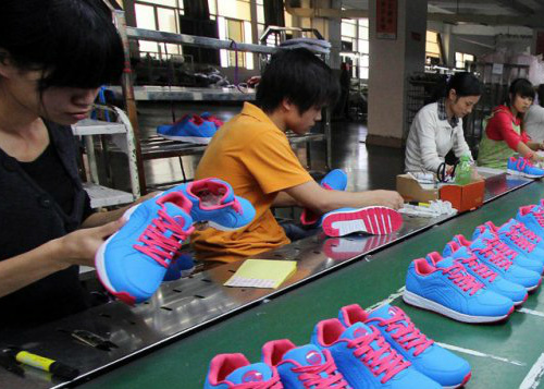 O crescimento do setor de serviços da China atingiu mínima de quatro meses em dezembro uma vez que as expectativas de negócios caíram.