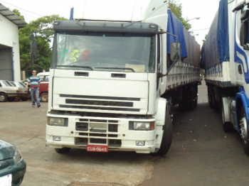 Mais de 250 carretas estão paradas à espera de fiscalização em MS