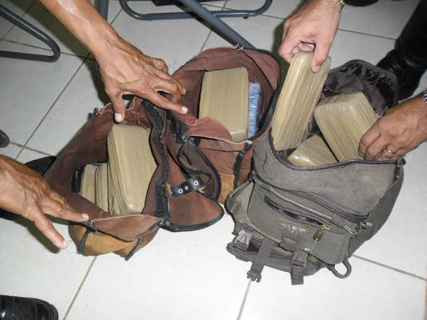 O material foi apreendido e encaminhado à Policia Civil de Miranda, para a investigação da autoria do crime.