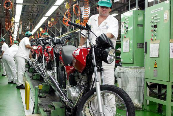 Segundo pesquisa divulgada hoje (17) pela Confederação Nacional da Indústria (CNI), o índice de evolução da produção registrou 48,4 pontos em maio Arquivo/Agência Brasil