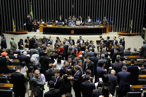 Votação aberta para vetos presidenciais foi destaque em 2013 Votação aberta, em dezembro, manteve três vetos presidenciais