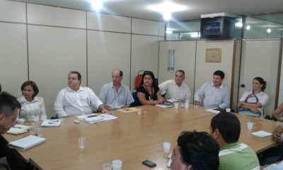 Lideranças de Amambai com o reitor da Uems / Foto: Assessproa