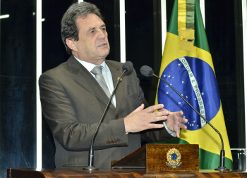 Moka cobra solução para terras brasileira nas mãos de estrangeiros