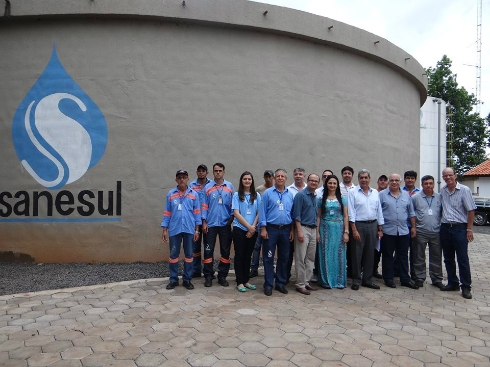 Governador André Puccinelli inaugura obras em Amambai Equipe da Sanesul de Amambai / Foto: Moreira Produções