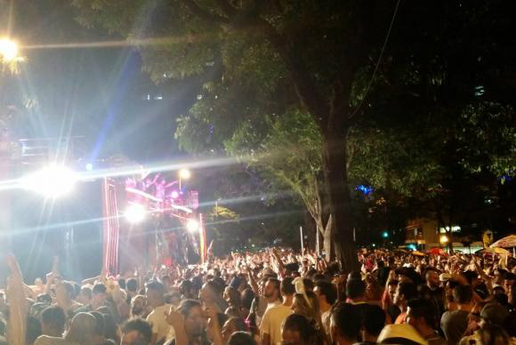 Ao som de Tim Maia e Jorge Ben Jor, Chama o Síndico leva milhares às ruas de BH Bloco carnavalesco de Belo Horizonte, Chama o Síndico, desfila desde 2012Foto: Divulgação