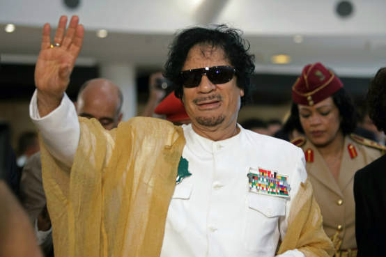 Interpol emite alerta vermelho de busca por Khadafi