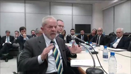 Lula nega ser dono do tríplex no Guarujá; assista ao depoimento Foto: Divulgação