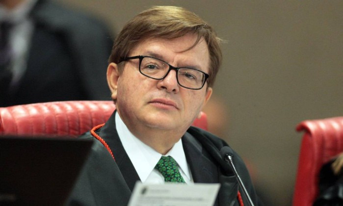 Ministro entrega relatório final da ação da chapa Dilma-Temer ao TSE Ministro do TSE, Herman Benjamin / Foto: Divulgação
