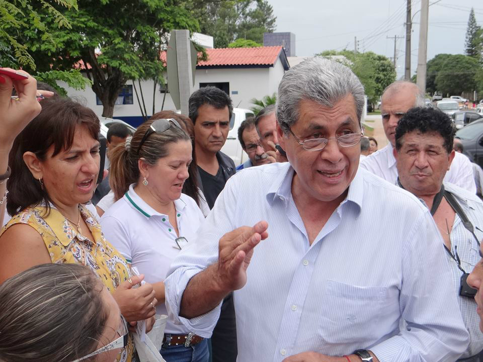 Governador André Puccinelli inaugura obras em Amambai Puccinelli falou sobre piso e explanou impossibilidade de municípios pagarem o mesmo valor que o Estado / Foto: Moreira Produções