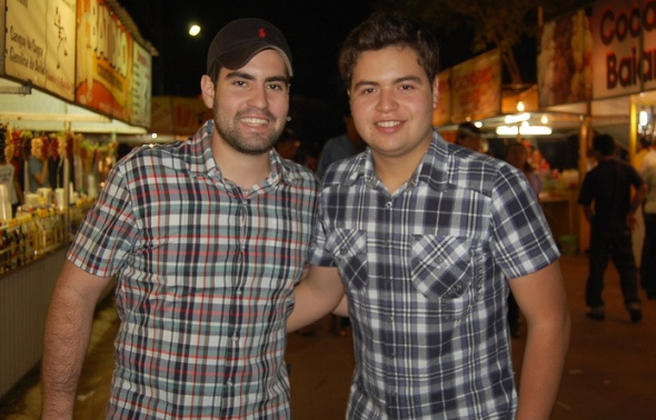 A dupla amambaiense, Bruno e Paulo Vitor, agita o show desta sexta-feira na Expobai. Foto: Moreira Produções.