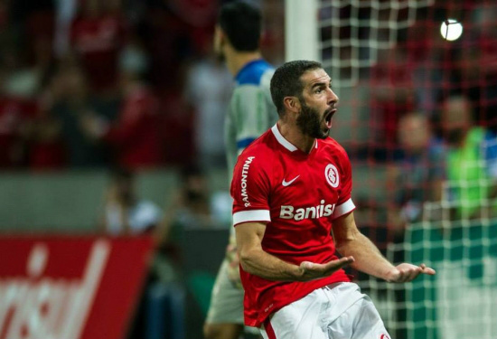 Lisandro López salva e Inter precisa de pênaltis para ir à semifinal Lisandro López marcou duas vezes contra o Cruzeiro