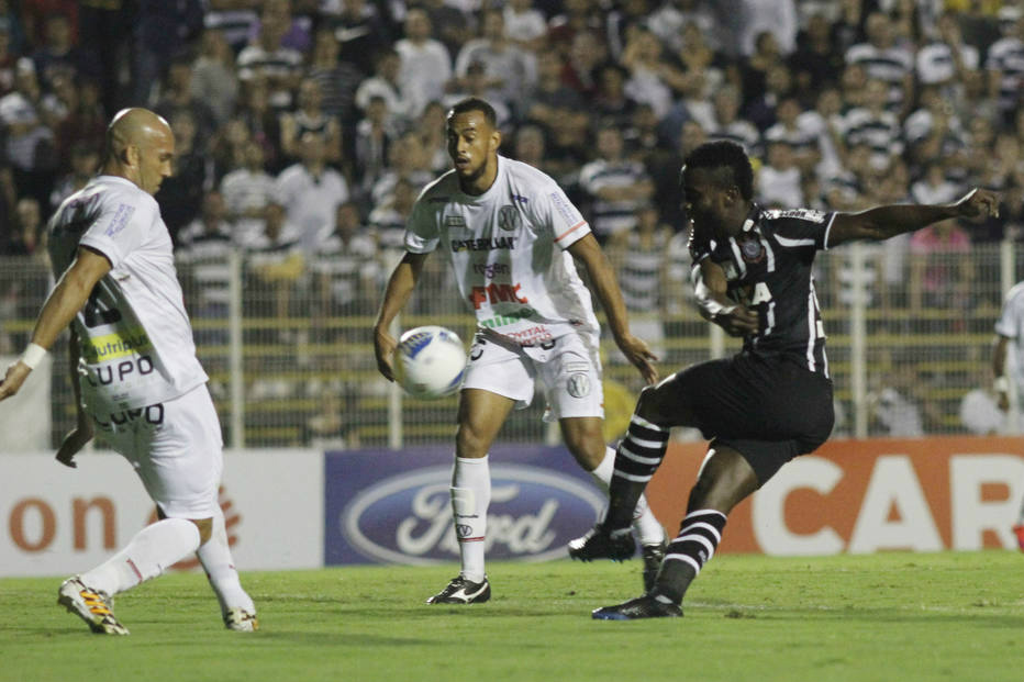 Corinthians reserva amplia série invicta, mas cede empate Apesar do empate, Corinthians tem 1º lugar garantido