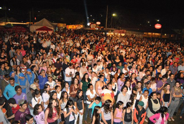 Confira os valores da Expobai 2011 para o final de semana A população amambaiense têm participado ativamente de todas as atrações da 23ª Expobai. Foto: Moreira Produções.