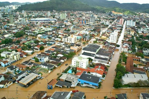 Quatro cidades catarinenses decretam calamidade pública por causa da chuva Quatro cidades catarinenses decretam calamidade pública por causa da chuva