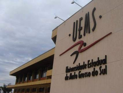UEMS abre vagas para transferência externa