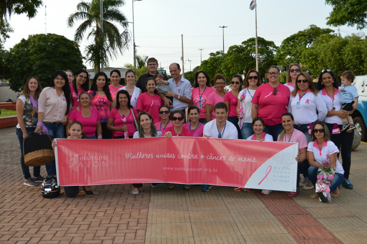 Outubro Rosa: dia D de conscientização foi na última sexta-feira (21) em Amambai Funcionários da SMS participaram da programação / Foto: Moreira Produções