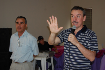 Deputado Paulo Corrêa reúne-se com moradores de Amambai Deputado Paulo Corrêa e vereador Prego.